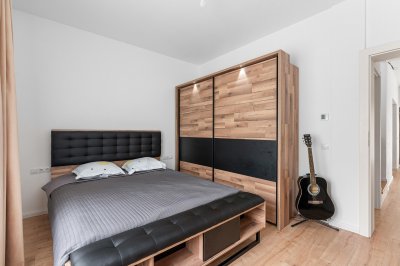 23555986-bedroom-8428516_1920.jpg