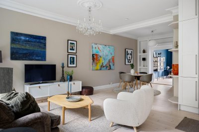 23555986-living-room-8260384_1920.jpg